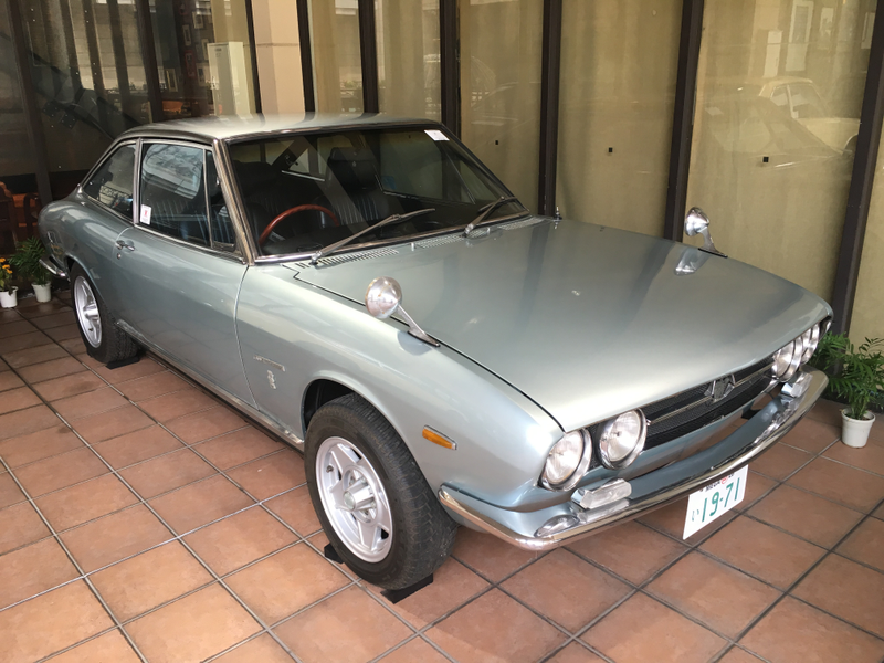 Illustration for article titled Look At This Amazing Collection of Historic Cars Inside A Japanese Shopping Mall
